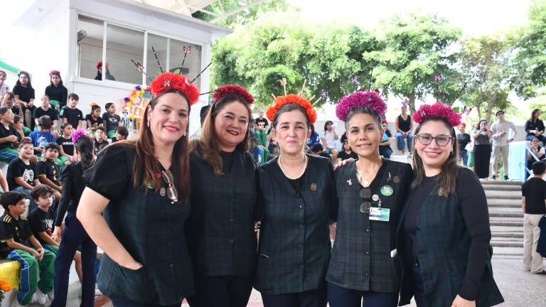 Paty Lizárraga, Karla González, Laura Shinagawa, Mirna Guerrero y Liliana Ávila.