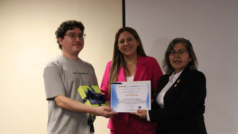 Cristian Paúl Reyes Vargas resultó triunfador con la obra titulada ‘Un Mundo a la Espera: Transhumanismo en la Prevención de la Violencia’.