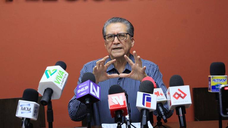Feliciano Castro Meléndrez habla sobre la organización de la comparecencia del Gobernador de Sinaloa en el Congreso del Estado.