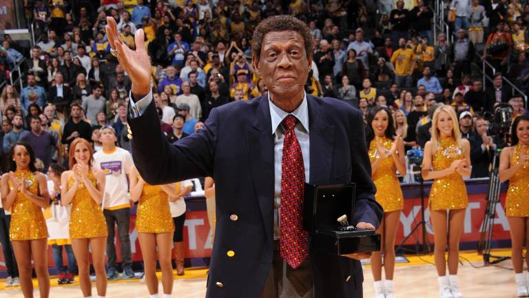 El ex basquetbolista Elgin Baylor falleció de causas naturales.