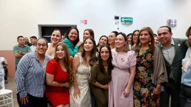 Yeraldine Bonilla participó en el festejo organizado por el STASE para las madres trabajadoras del Gobierno de Sinaloa.