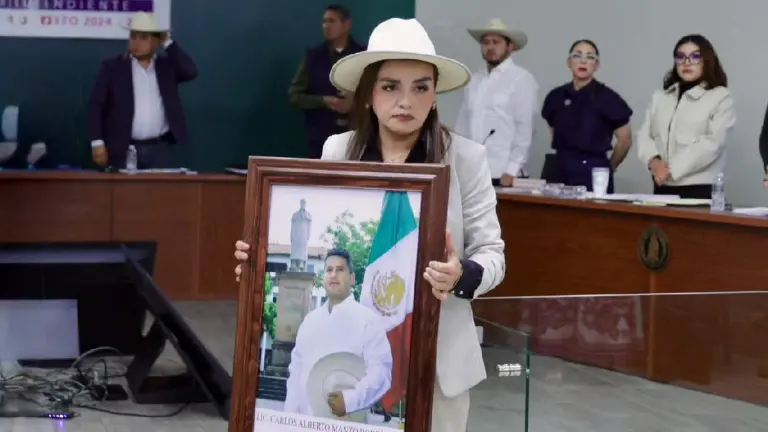 La Alcaldesa de Uruapan, Grecia Quiroz, pidió que las investigaciones alcancen a quienes ordenaron el homicidio de su esposo, Carlos Manzo.