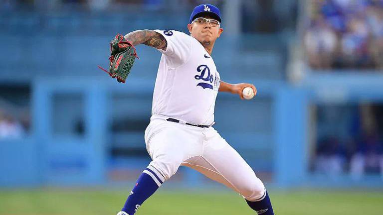 Julio Urías buscará poner en ventaja a los Dodgers de Los Ángeles en la Serie Divisionales.