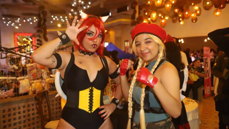 Teresa Estrada y Carolina Garduño.