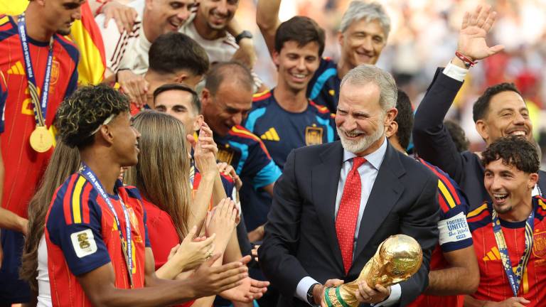 Los Reyes de España presentes en el triunfo de España contra Argentina.