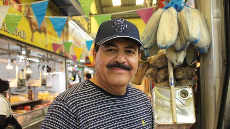 Rodolfo se gana la vida desde los 8 años en el negocio de verdura de sus padres