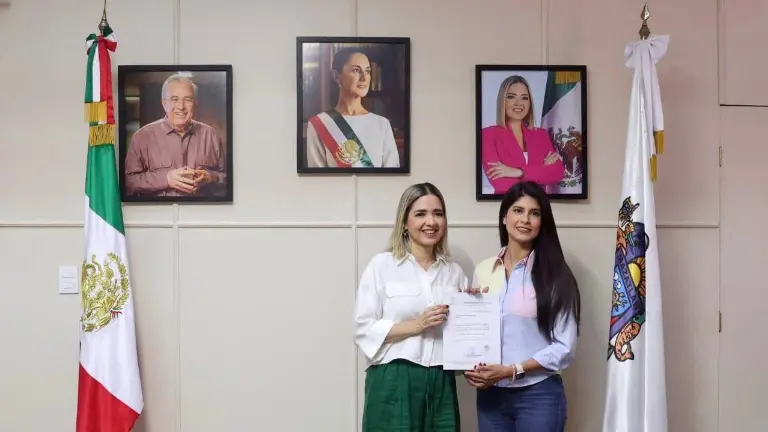 Durante el acto la Alcaldesa invitó a las nuevas funcionarias a dar continuidad y reforzar los programas que impulsan sus respectivas áreas.