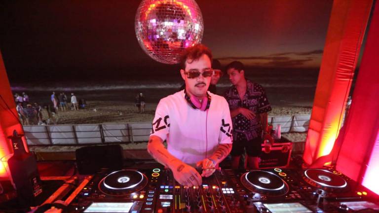 Pone Mr. Pig el ambiente en el Sunset Paradise con sus mezclas