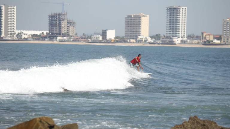 Culmina Selectivo Estatal de Surfing, en Playa Los Pinos