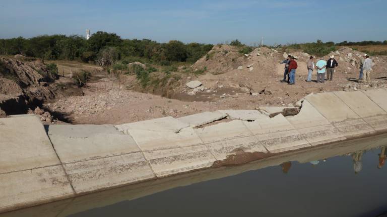 Advierten severas deficiencias en el canal de riego de El Roble, en Mazatlán