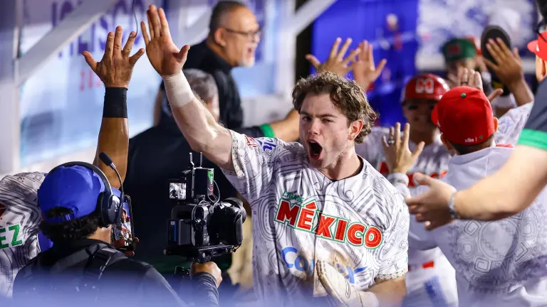 Mateo Gil celebra su anotación.