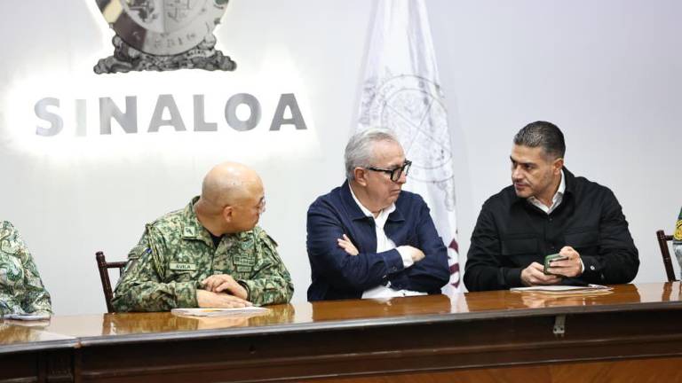 Omar García Harfuch supervisa la estrategia de seguridad en Sinaloa en la Mesa de Seguridad llevada a cabo en Palacio de Gobierno.