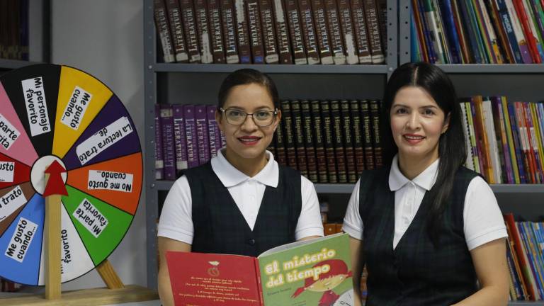 Gabriela Gutiérrez y Melissa Lizshel Montero, maestras del Instituto Senda.