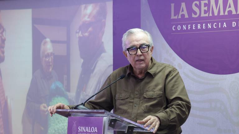 El Gobernador de Sinaloa Rubén Rocha Moya reconoció el trabajo del ex Secretario de Seguridad Óscar Rentería Schazarino.