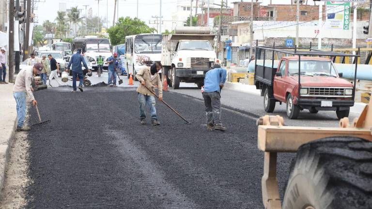 El reencarpetado del puente Juárez, en Mazatlán.