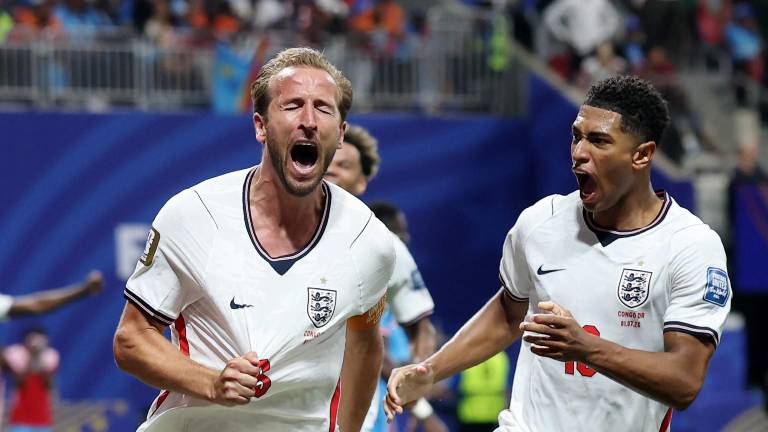 Harry Kane marca doblete por Inglaterra.