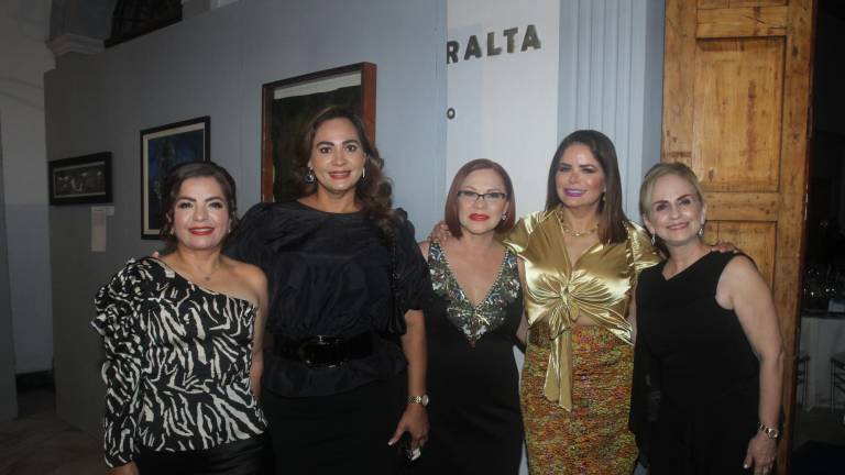 Claudia Peña Chico, Doris Camacho, Dory Perdomo, Gabriela Peña Chico y Zoila Fernández.