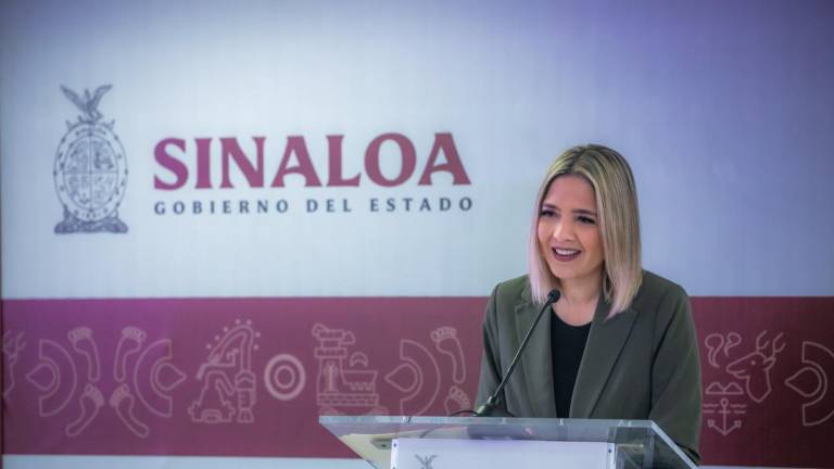 Estrella Palacios Dominguez, Secretaria de Turismo en Sinaloa, da a conocer el nuevo vuelo de Viva Aerobus en Mazatlán.