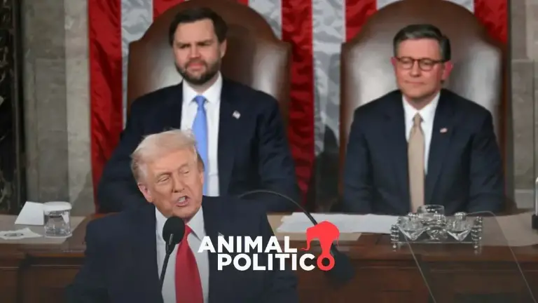 “Inició la era dorada de EU”, aseguró Trump provocando el aplauso de los asistentes.