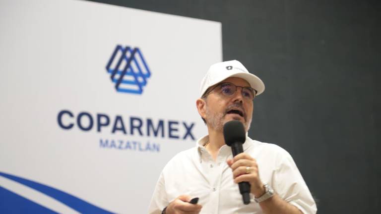 José Ignacio de Nicolás comparte su historia ante socios de Coparmex Mazatlán.