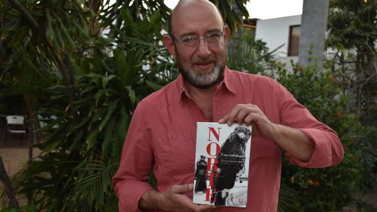 Eduardo Antonio Parra participa en la Feria Internacional del Libro Culiacán.