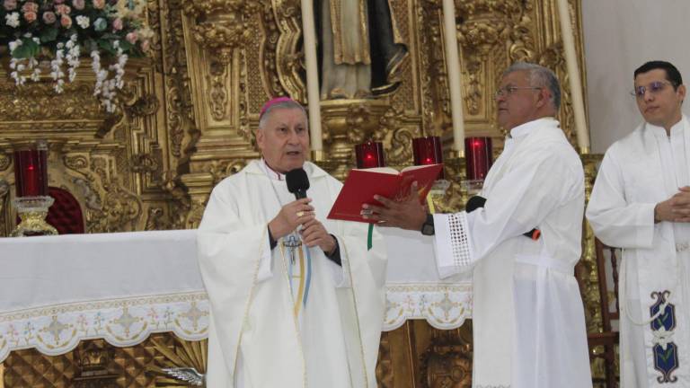 El Obispo Mario Espinosa Contreras estuvo de visita este sábado en Rosario.