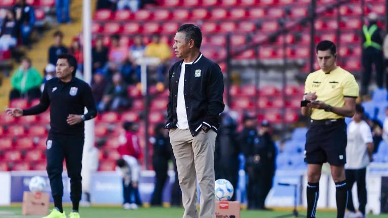 Ignacio Ambriz se disculpó con la afición.