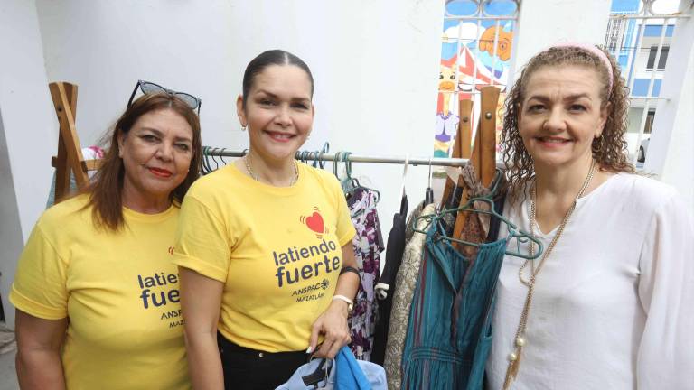 Mely Sánchez, Imelda Morales de Chicuate y Vivian Troncoso.