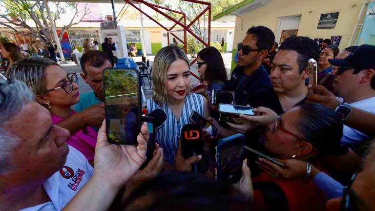 La Alcaldesa de Mazatlán Estrella Palacios Domínguez habla del consumo de las lámparas led.