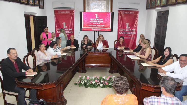 Entrega del primer Informe de Gobierno de la Alcaldesa de Rosario Claudia Valdez Aguilar.