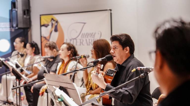 El espectáculo se llevó a cabo en La Casa del Marino.