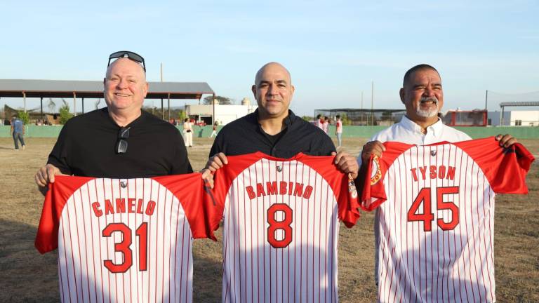 Liga Mazatlán rinde homenaje a sus ídolos con la develación de tres campos.