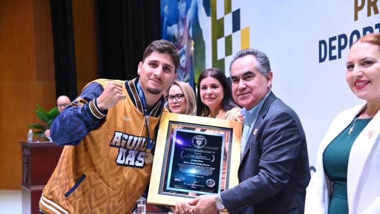 ¡Vuelan alto las Águilas de la UAS! El Rector Jesús Madueña entrega el Premio al Mérito Deportivo 2026; reconoce el esfuerzo y pasión de 224 atletas, médicos y entrenadores