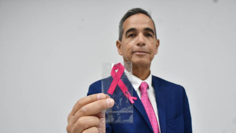 Doctor Manuel Arturo Acosta Alfaro, director de la Clínica de Mama del Hospital Ángeles.