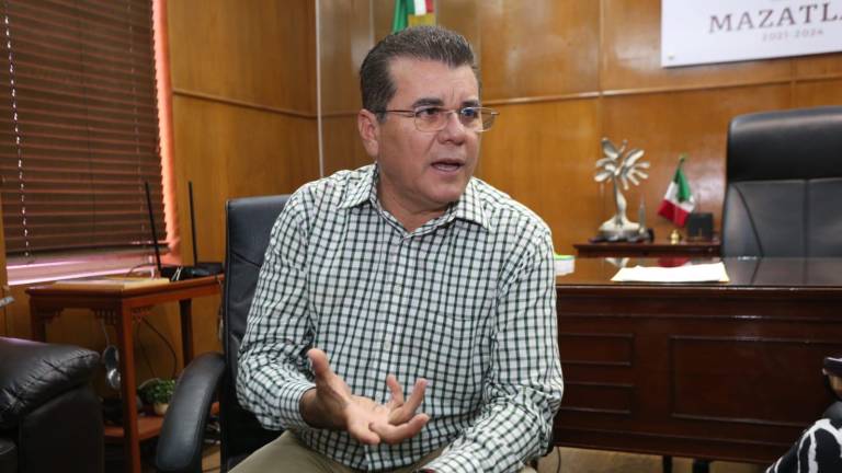 El Alcalde Édgar González Zataráin dice que se investigan seis casos de presuntos actos de corrupción de policías de Mazatlán.