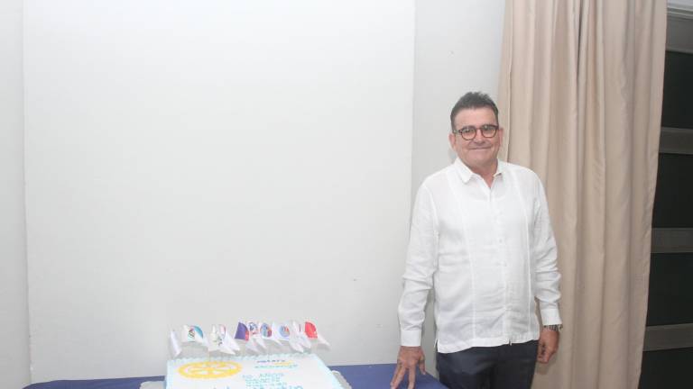 Martín Sánchez es reconocido por su labor en Rotary