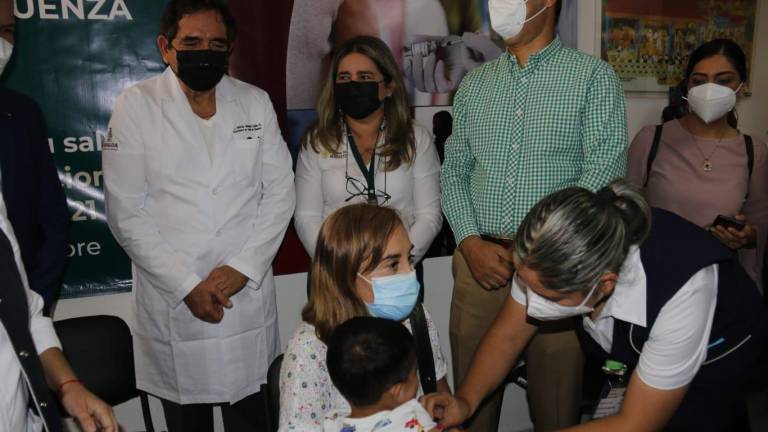 Inicia jornada de vacunación contra la influenza para niños, adultos mayores y personas con comorbilidades, en Sinaloa