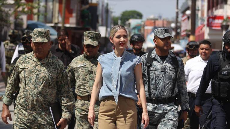 Acompañada de autoridades federales, Alcaldesa supervisa preparativos para el Grito de Independencia en Mazatlán