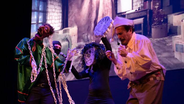 Presentan obra de teatro ante familias e infantes para reforzar los espacios de paz, en Culiacán