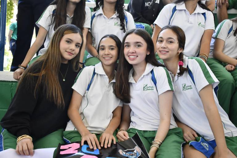 Con aplausos despide el Instituto Senda a su GENE 7 de Preparatoria