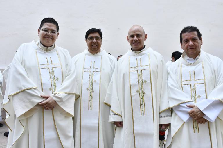 Renuevan sacerdotes sus promesas ministeriales en la Misa Crismal