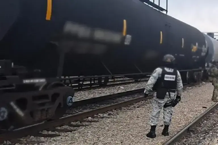 Operativos realizados en Ramos Arizpe y Saltillo, Coahuila, donde decomisaron ferrotanques.