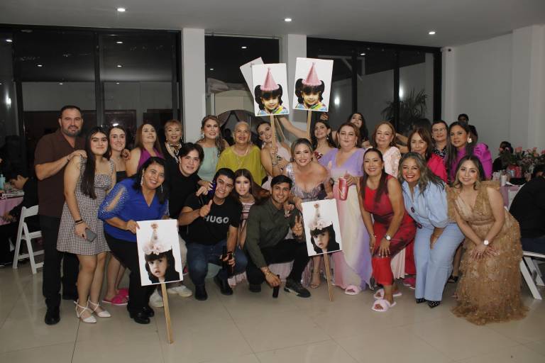 Celebra María Sophía sus dulces 15 años