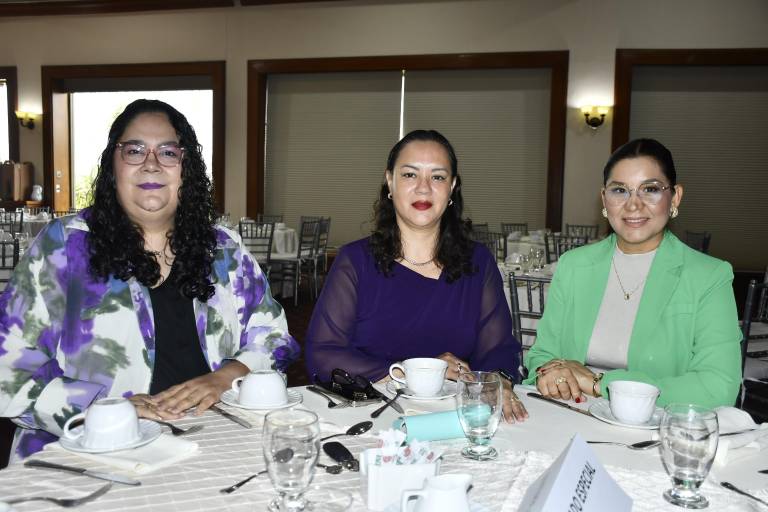 Reconocen trayectoria de la periodista Blanca Rosa Peinado