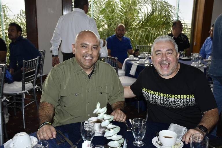 Disfrutan papás del Senda de un día padrísimo