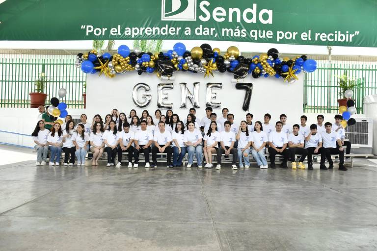 Con aplausos despide el Instituto Senda a su GENE 7 de Preparatoria
