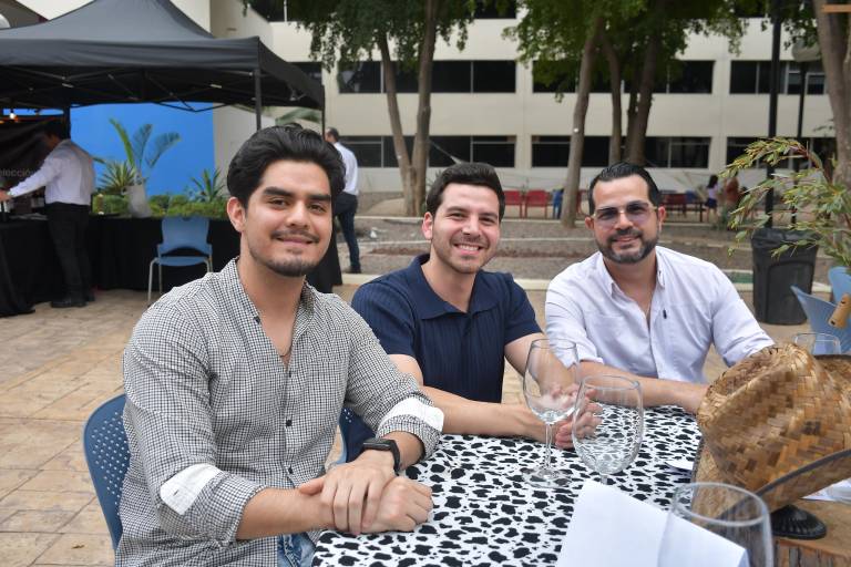 Disfrutan de la segunda Gran Parrillada organizada por los Exatec