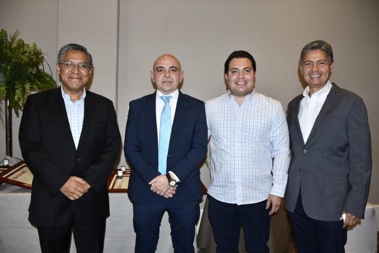 Reconoce trayectoria de sus docentes en el Día del Maestro