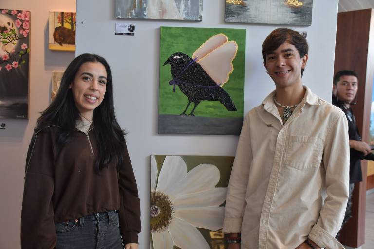 Exponen su arte en busca de la reconstrucción social