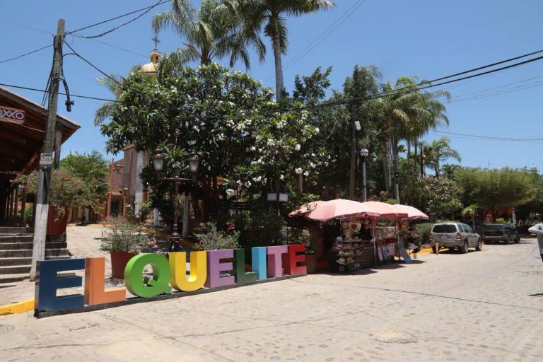 Esperan comerciantes de El Quelite tener un respiro económico en vacaciones de verano